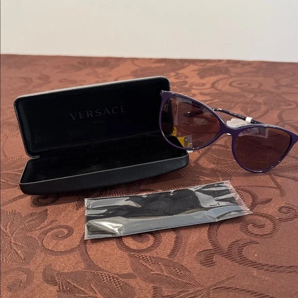 Versace 58mm Round Sunglasses. - Picture 3 of 11